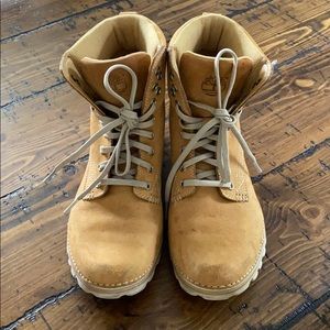 Timberland ‘Earthkeepers’ boots size 8.5